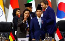 VIDEO: Satu Ruangan Tepuk Tangan, Wapres Gibran Jadi Sorotan Soal Bebas Visa di CEO Forum 2025 Afsel