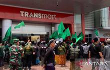 Tuntut Permohonan Maaf 7 Hari, Aliansi Santri Jember Gelar Demo Trans7 Kecam Pelecehan Pesantren