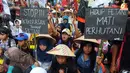 Mereka juga mengecam kasus kekerasan terhadap petani. Di tahun 2013 konflik agraria terjadi di perkebunan sebanyak 180 kasus, infrastruktur 105 konflik, pertambangan 38 konflik, dan kehutanan 31 konflik (Liputan6.com/Herman Zakharia)