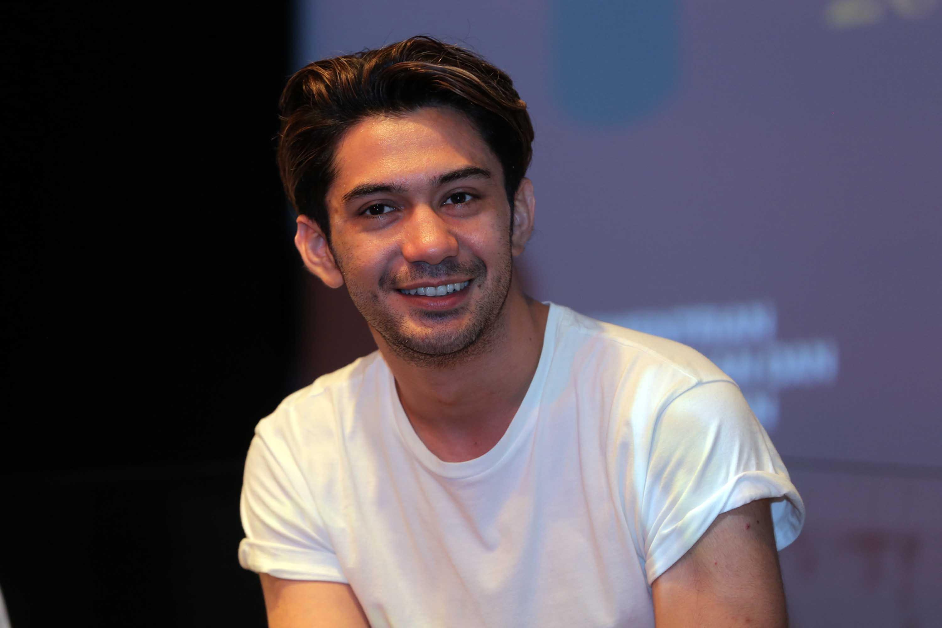 Perasaan Raline Shah Saat Jadi Pacar Reza Rahadian News Entertainment Fimela Com