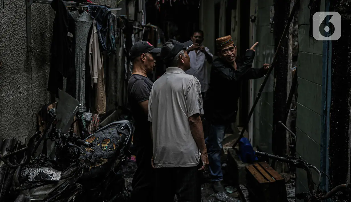 Sebanyak 100 orang menerima dampak kebakaran 15 rumah. (Liputan6.com/Faizal Fanani)