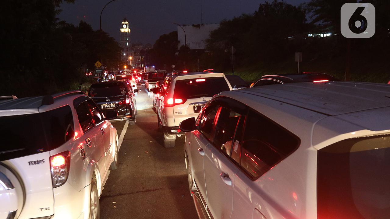 Cerita Wisatawan 'Korban' Macet Puncak: Keluar Vila di Puncak Pass Jam 8 Pagi, Jam 14.00 Cuma Sampai Gadog