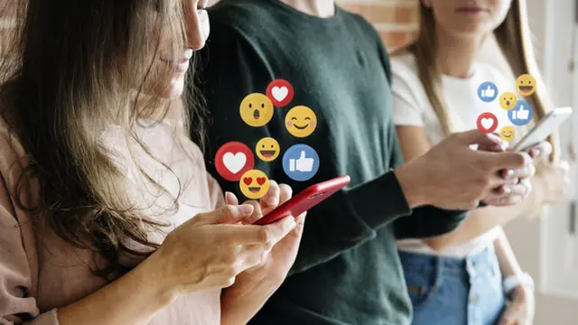 Menjadi Sorotan di Media Sosial