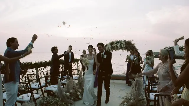 7 Momen Pernikahan Putri Mendiang Paul Walker yang Didampingi Vin Diesel