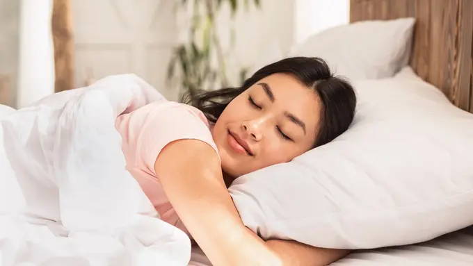 Kenali Jam Tidur Ideal dan Perawatan yang Tepat untuk Bikin Kulit Glowing di Pagi Hari