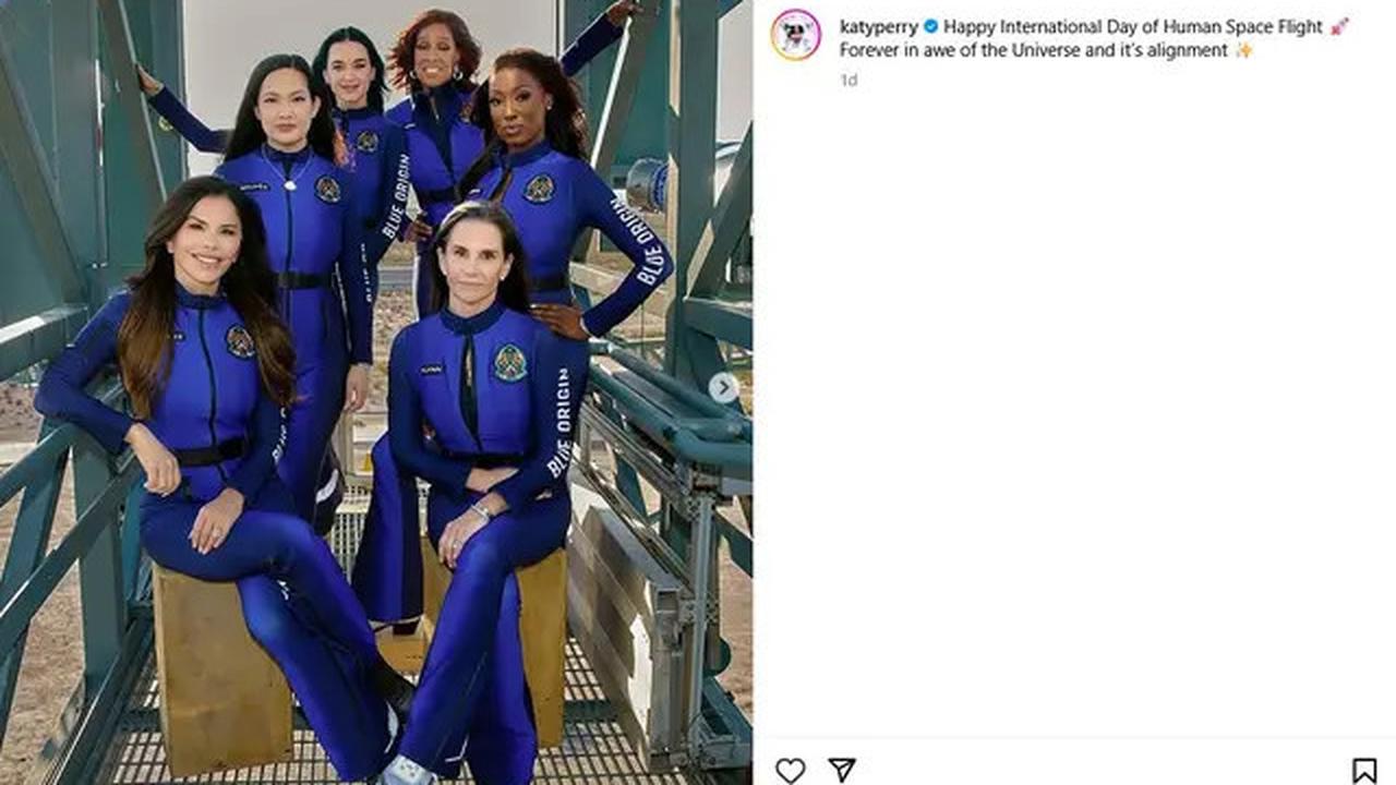 Katy Perry Sempatkan Dandan dengan Riasan Glamor Sebelum Meluncur ke Ruang Angkasa