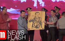 VIDEO: Pedang Pati dan Lukisan Cukil Kayu, Kado Spesial Polri Untuk Jusuf Kalla