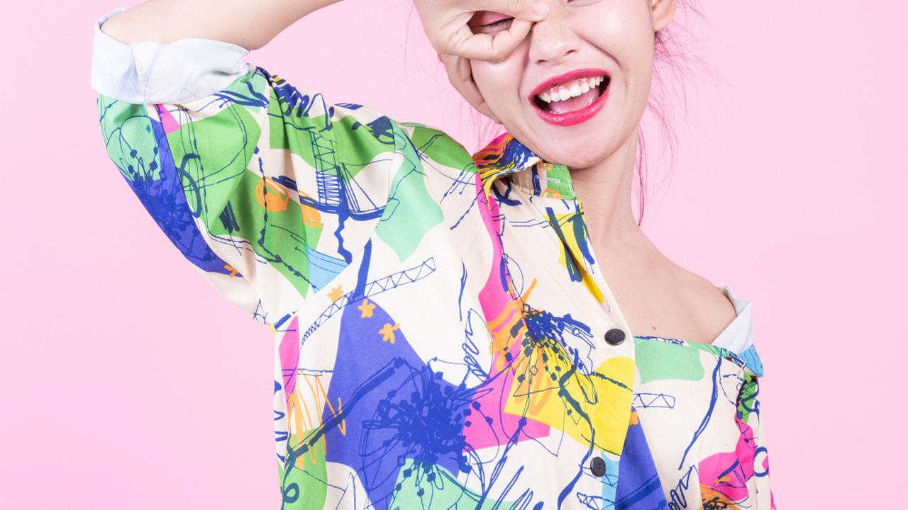 Outfit Warna Neon