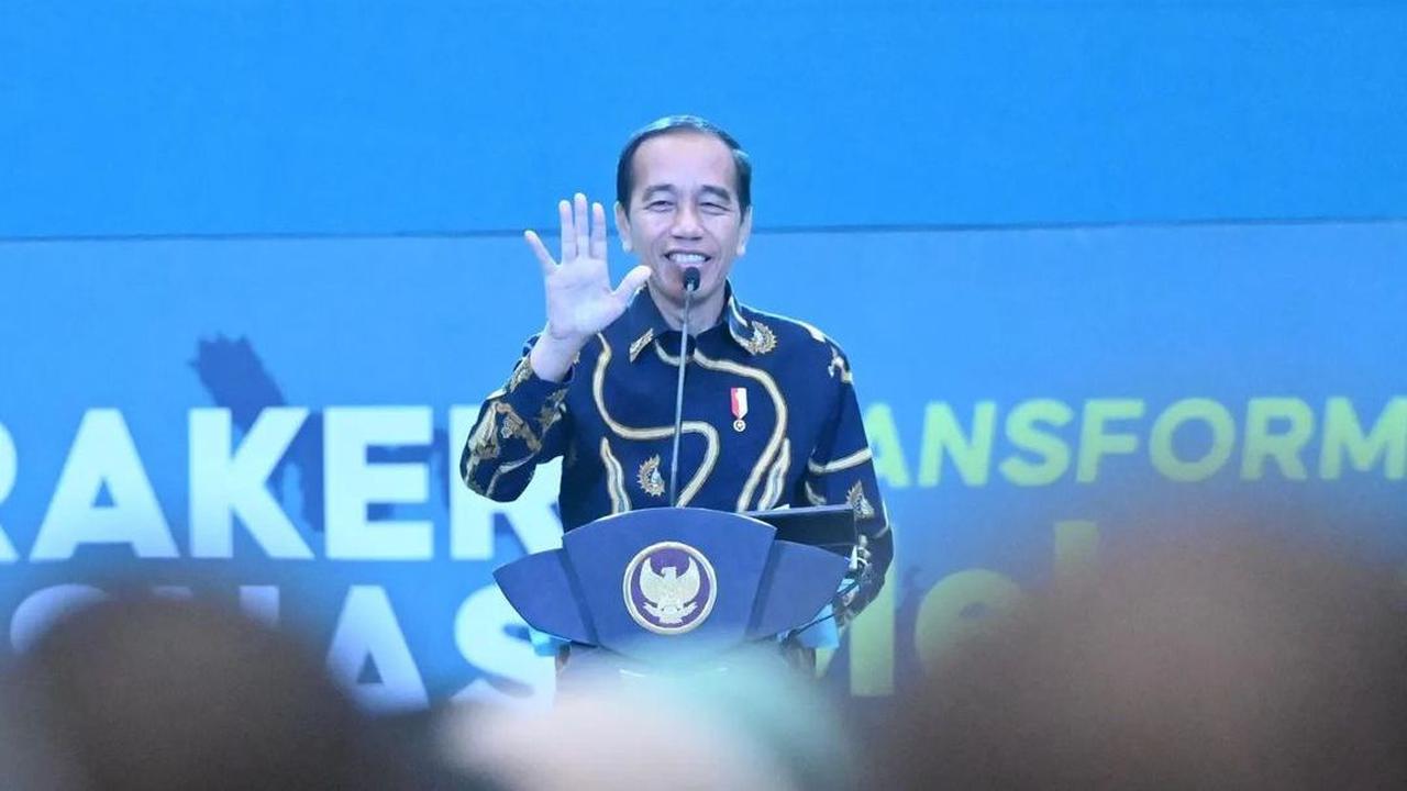 VIDEO: Jokowi Kaget Diisukan jadi Penasihat Prabowo "Saya Masih 6 Bulan Lagi Jadi Presiden Lho"
