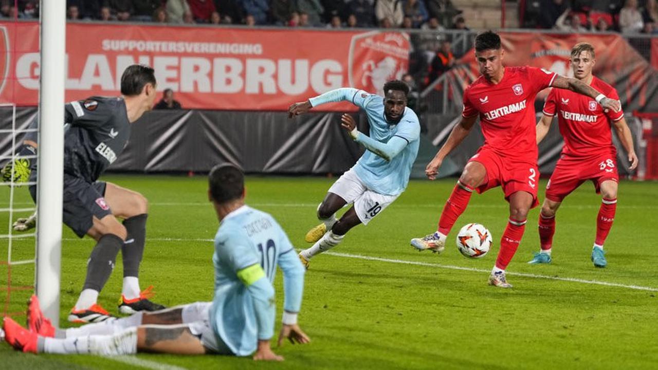 Melihat Rapor Mees Hilgers Usai Twente Kalah 0-2 dari Lazio