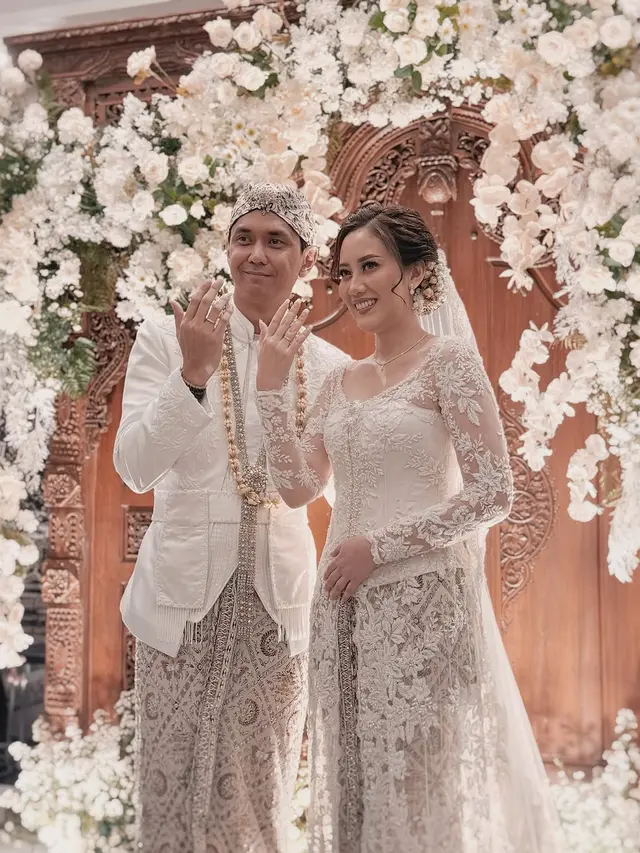 6 Potret Pernikahan Wisnu Hardana Adik Sara Wijayanto, Dikabarkan Pindah Agama