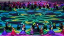 Sejumlah penari saat Upacara Pembukaan Asian Games Asia Tenggara ke-29 di Kuala Lumpur, Malaysia, Sabtu, (19/08/2017). (AP Photo / Vincent Thian)