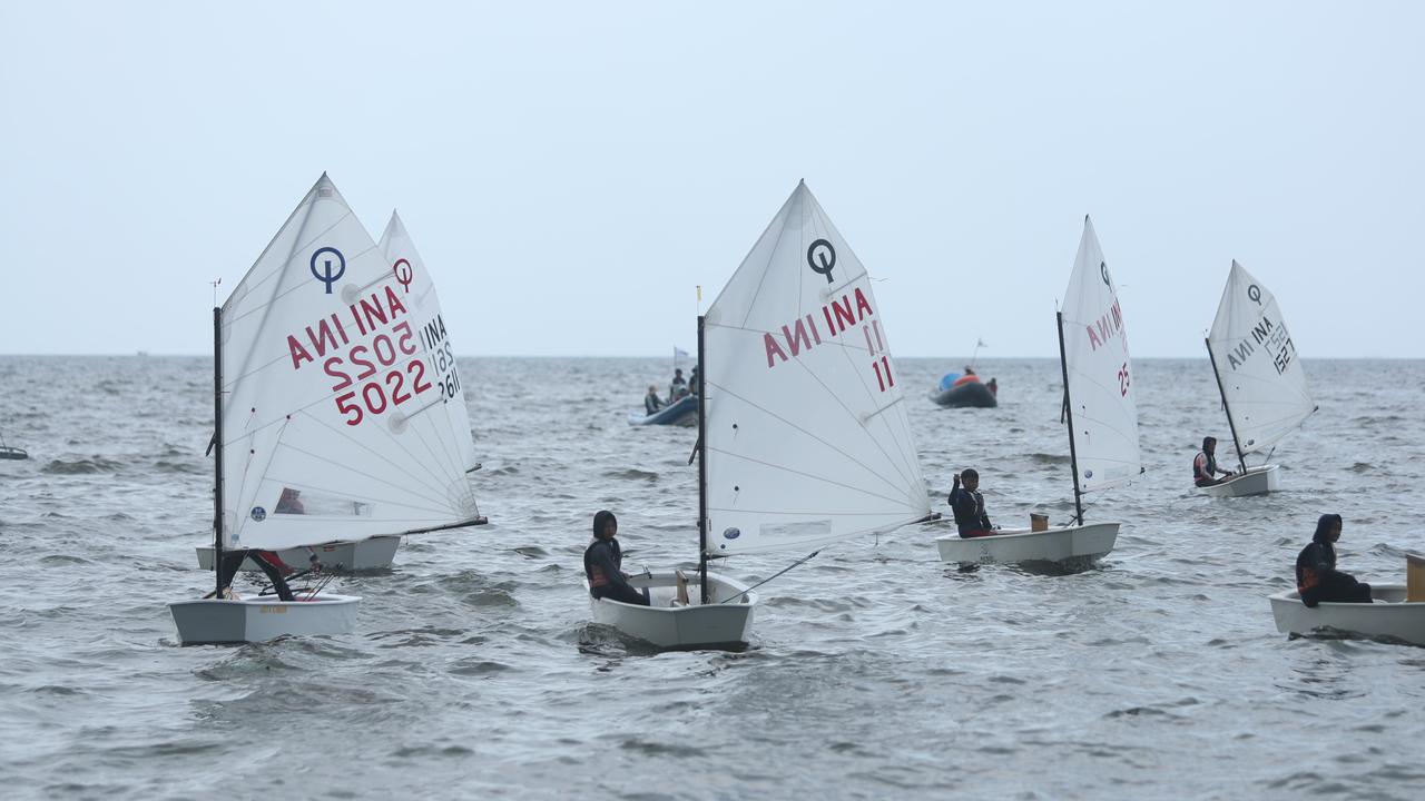 Menyalip di Tengah Badai: Duel Seru Layar Mirip Balapan di Indonesia Regatta 2025