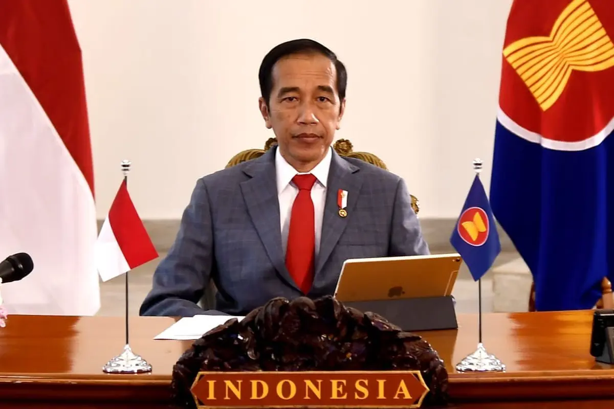 Presiden Jokowi saat mengikuti KTT ASEAN ke-36 melalui telekonferensi dari Istana Kepresidenan Bogor Jawa Barat, Jumat (26/6/2020).