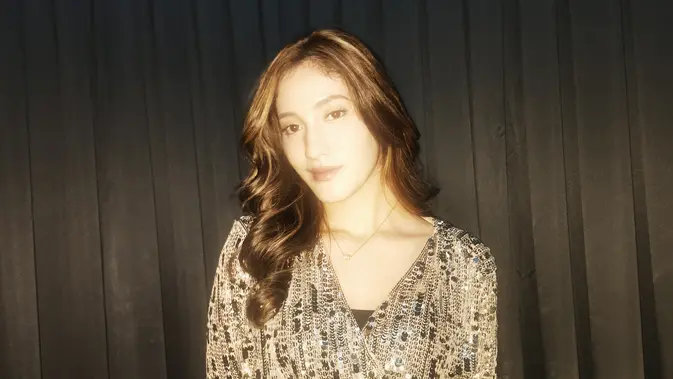<p>AI Magic Glow 2.0 Realme 15 series 5G, bikin foto potret malam hari terlihat lebih cerah dengan warna kulit yang tetap natural (Liputan6.com/Anka Fergy Agustian)</p>