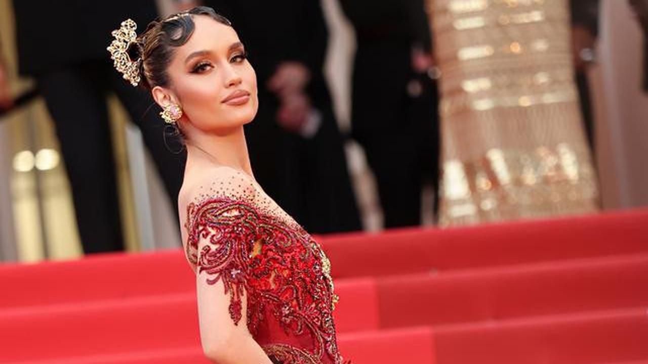 Gaya Berbatik Cinta Laura di ASEAN Inclusive Growth Summit 2025