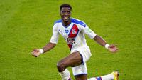 4. Wilfried Zaha  (Crystal Palace) - Zaha telah mengemas tiga gol sejauh ini. Dua diantara tiga gol nya disarangkan ke gawang mantan klub nya Manchester United pada pekan lalu. (AP Photo/Will Oliver,Pool)