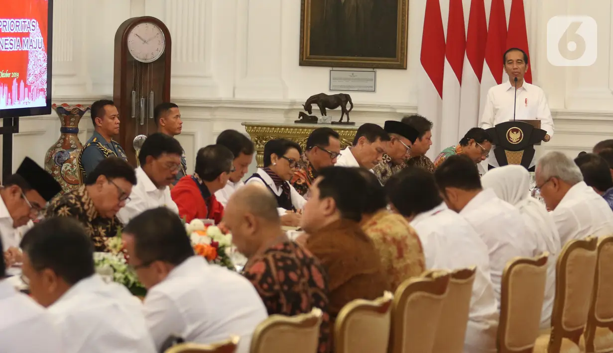 Suasana rapat kabinet paripurna di Istana Merdeka, Jakarta, Kamis (24/10/2019). Dalam rapat kabinet paripurna perdana tersebut  mendengarkan arahan Presiden dan membahas anggaran pendapatan dan  belanja negara tahun 2020. (Liputan6.com/Angga Yuniar)