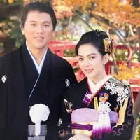 Syahrini dan Reino Barack memakai kimono (Instagram/princessyahrini)