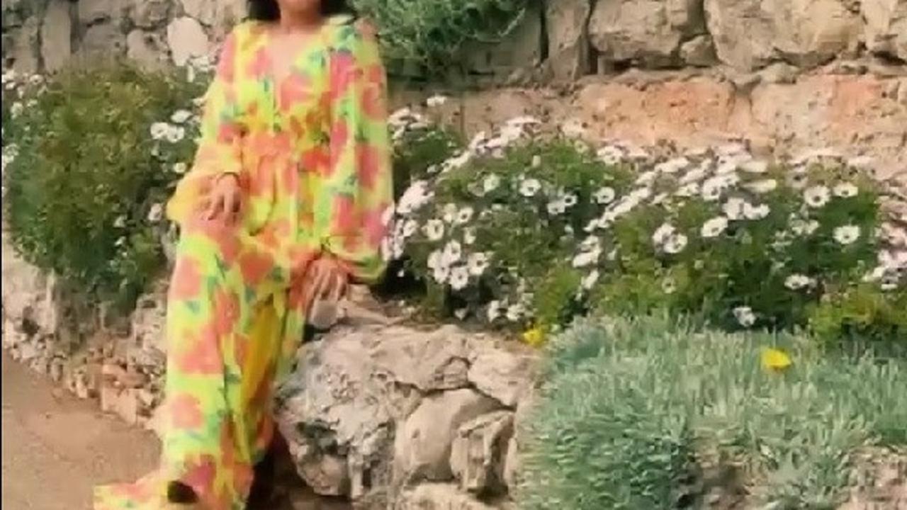 4 Potret Cantik Ashanty Liburan ke Monte Carlo, Chill Pakai Dress Kuning dengan Anggun