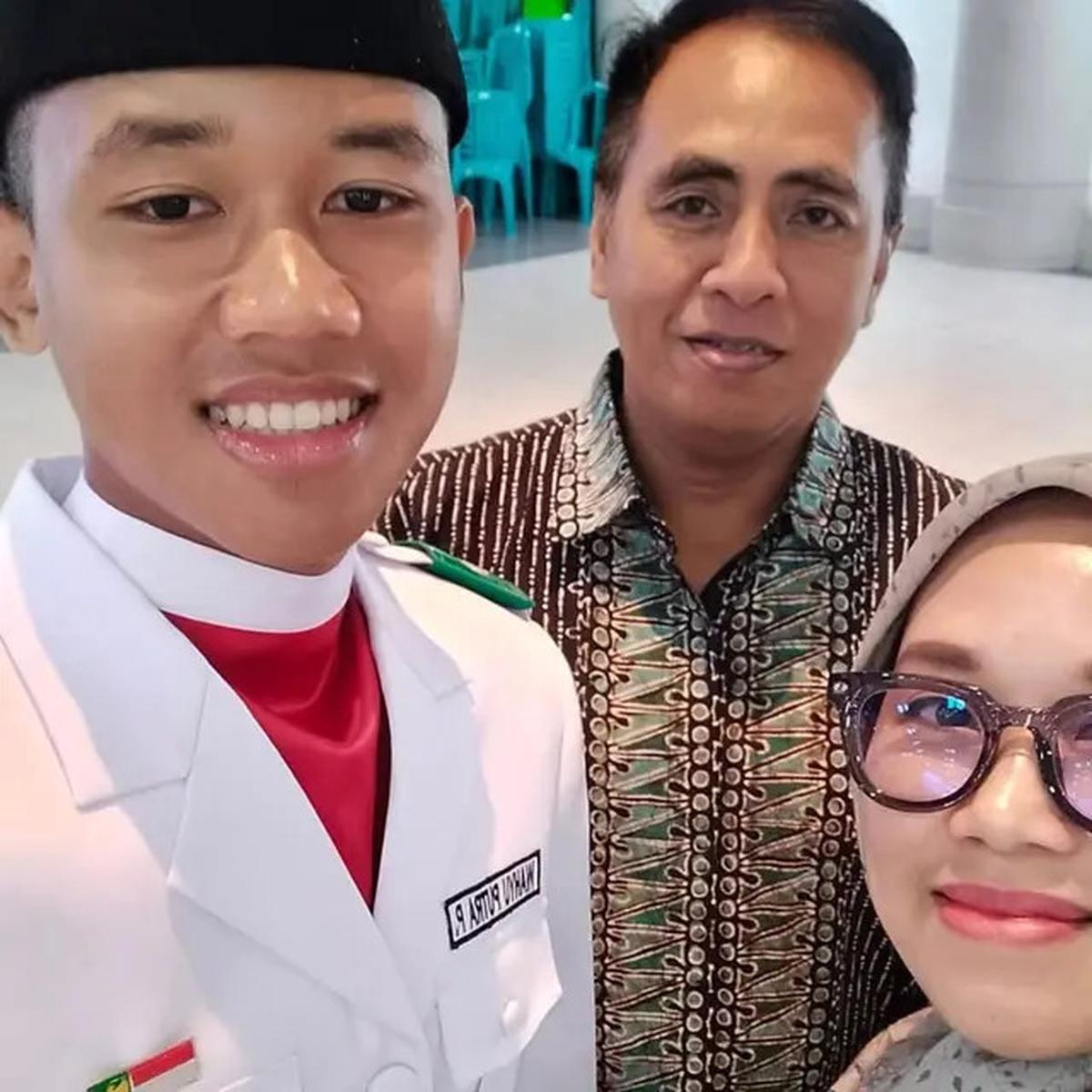 Potret Keponakan Fitri Carlina Jadi Anggota Paskibraka Kutai Timur, Tampil Gagah dengan Seragam Serba Putih
