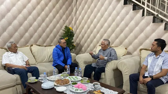 Ketua Umum PAN Zulhas, Kamis siang (23/2/2023) mendatangi kediaman mantan Ketua Umum PP Muhammadiyah Din Syamsuddin di Jalan Margasatwa Raya, Pondok Labu, Jakarta Selatan (Istimewa)