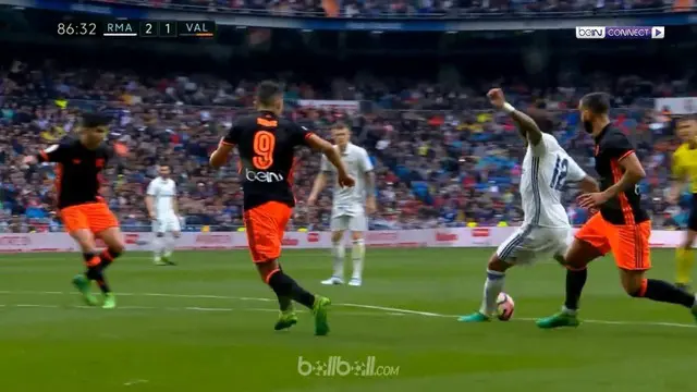 Real Madrid meraih kemenangan dramatis ketika menjamu Valencia dalam lanjutan Liga Spanyol.