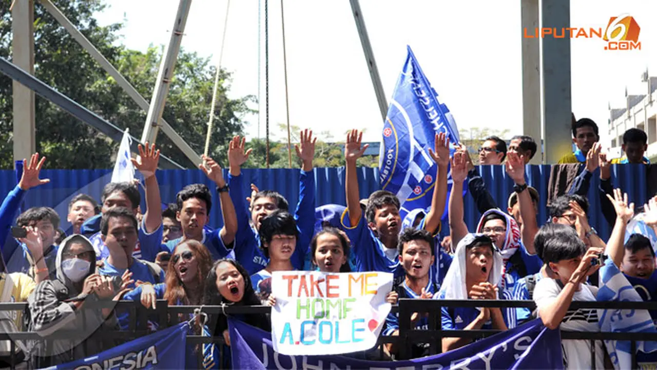 fans-chelsea4-130723b.jpg