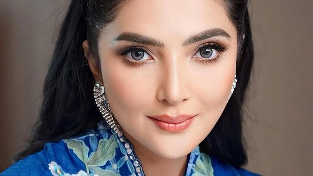 7 Mix and Match Batik ala Ashanty, Tampil Elegan di Segala Acara dengan Mudah