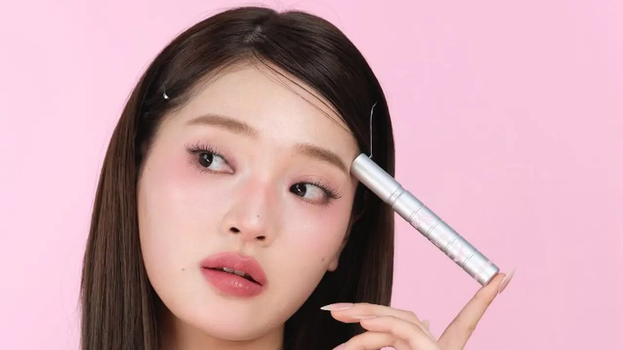 Simple Valentine LookTapi Berkesan, Fokus ke Mata & Bibir