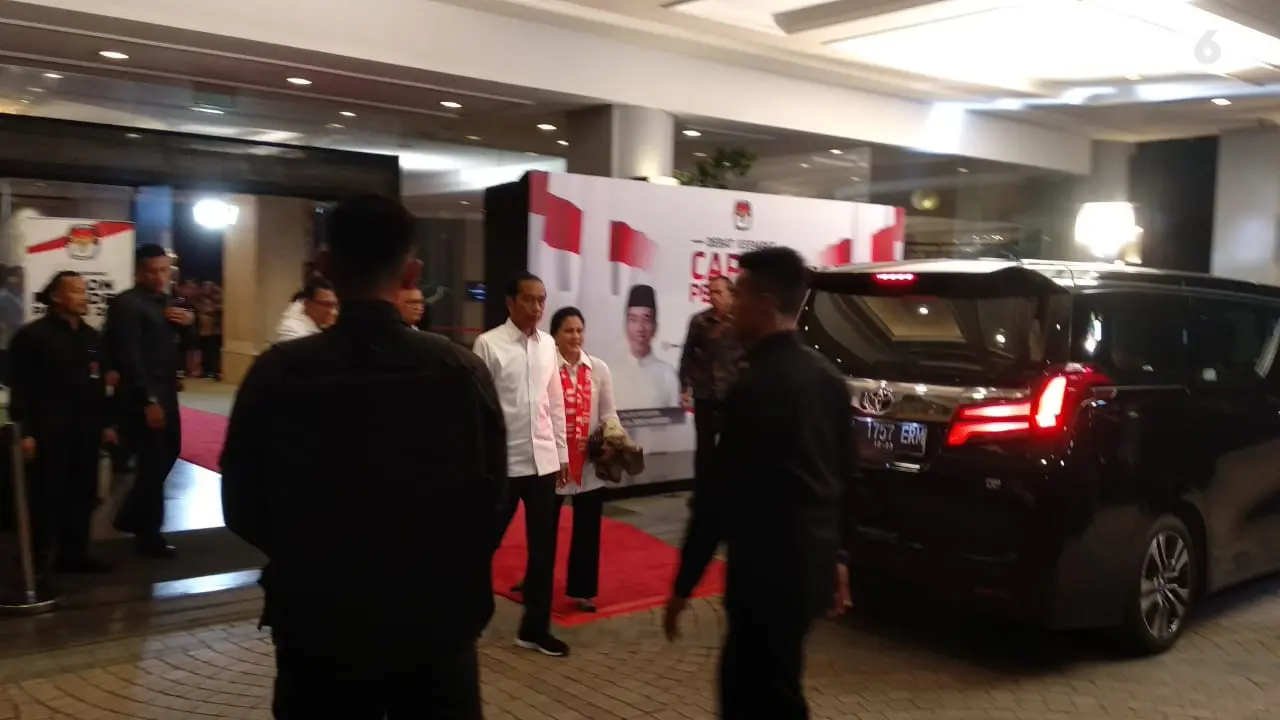 Capres Nomor Urut 01 Jokowi tiba di lokasi debat keempat Pilpres 2019. (Liputan6.com/Nafiysul Qodar)