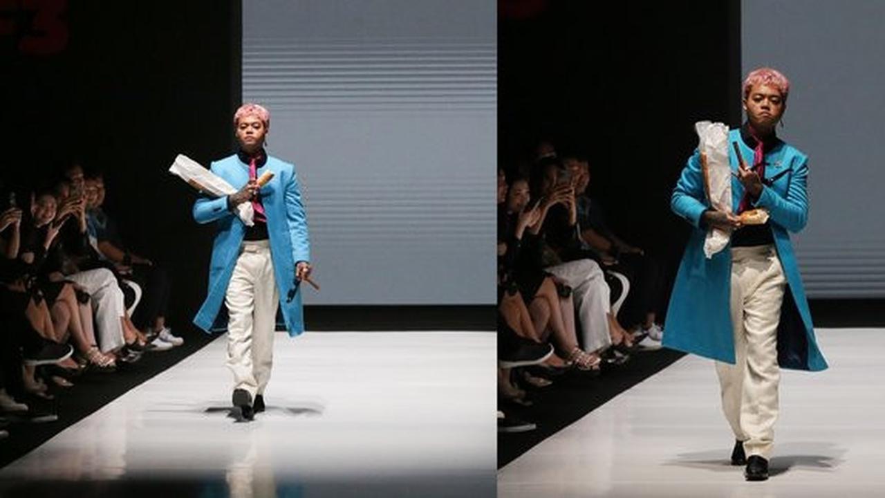 10 Potret Reza Arap Tampil jadi Model, Gayanya Memukau saat Melenggang di Catwalk