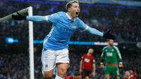 Samir Nasri merayakan gol Manchester City ke gawang West Bromwich Albion pada laga Premier League di Etihad Stadium, Manchester, Sabtu (9/4/2016). (Reuters/Russell Cheyne)