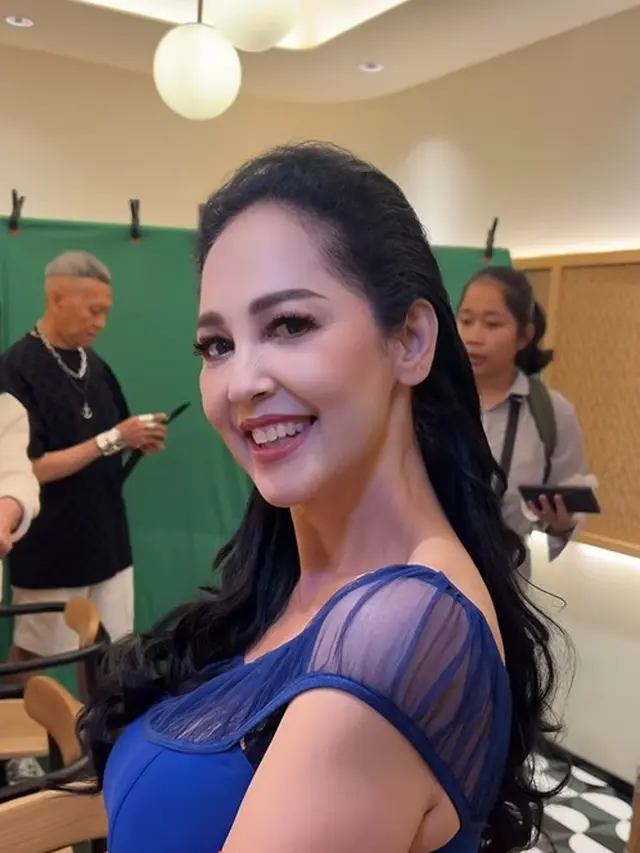 Potret Terbaru Meriam Bellina yang Cantik Awet Muda di Usia 60 Tahun