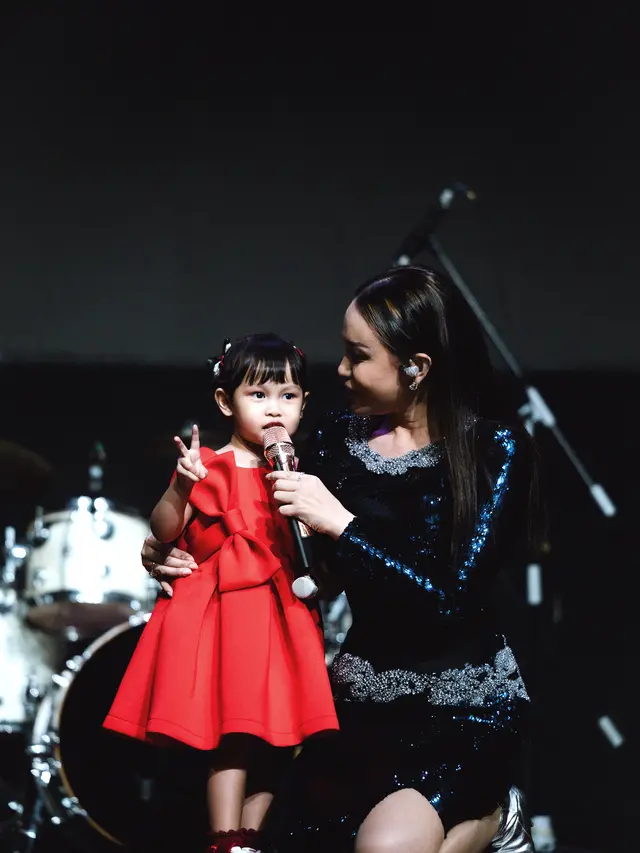 Rossa dan Raina