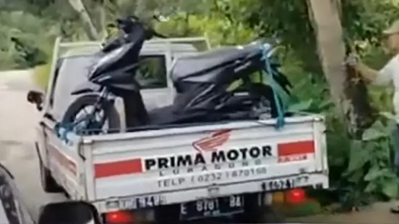 Warga Desa Kuningan Borong Motor, Tidak Kalah Viral dengan Milyarder Tuban