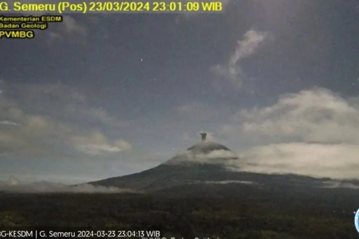 Gunung Semeru erupsi 1, 2 kilometer (Istimewa)