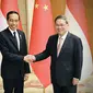 Presiden Joko Widodo melaksanakan pertemuan bilateral dengan Perdana Menteri (PM) Republik Rakyat Tiongkok (RRT) Li Qiang yang digelar di Diaoyutai State House, Beijing.