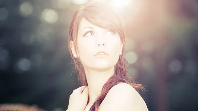 Sinar matahari berbahaya untuk kecantikan kulit/copyright: shutterstock.com