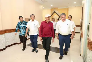 Rombongan Wali Kota Batam ikut serahkan donasi bencana ke Sumatra. (Istimewa)