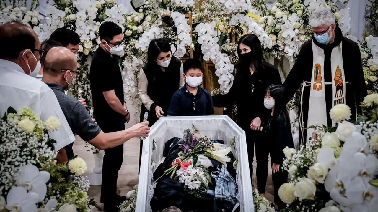 Ayah Mertua Wamenparekraf Angela Tanoesoedibjo Meninggal Dunia