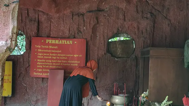 Tujuh Sumur Vihara Gayatri, Ritual Pembersihan Diri yang Terbuka untuk Semua Umat