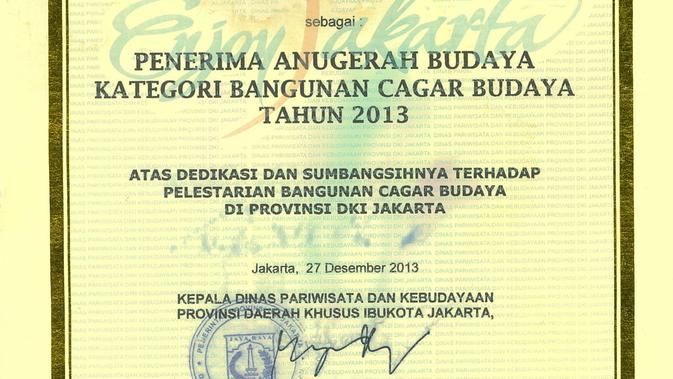 Piagam Penghargaan dari Gubernur DKI Jakarta 2013, Joko Widodo, terkait pelestarian Bangunan Cagar Budaya rumah Pahlawan Nasional Mohammad Yamin (istimewa)