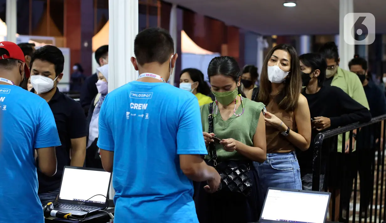 <p>Suasana warga saat Perhelatan Jakarta Internasional BNI Java Jazz Festival (BNIJJF2022), di JiExpo Kemayoran, Jakarta Pusat, Jumat (27/5/2022). Perhelatan itu akan diselenggarakan selama tiga hari sampai Minggu, 29 Mei 2022. (Liputan6.com/Johan Tallo)</p>