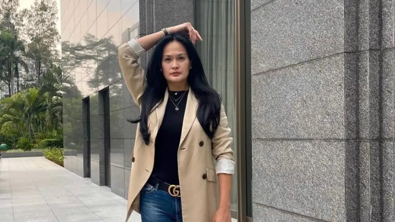 6 Gaya Artis Tetap Awet Muda di Usia 50-an, dari Sophia Latjuba hingga Yuni Shara