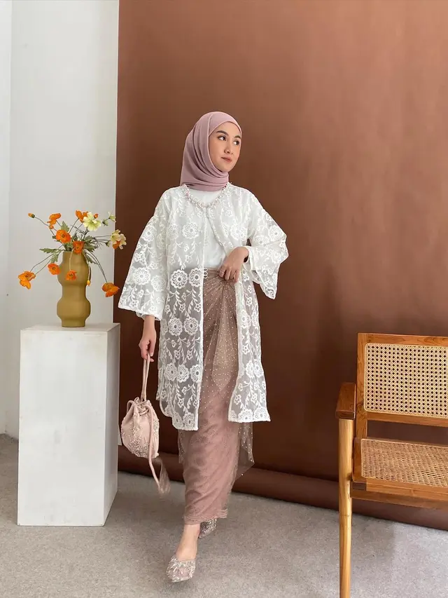 6 Ide Baju Kondangan Kekinian hijab ala Dara Arafah-Natalie Holscher