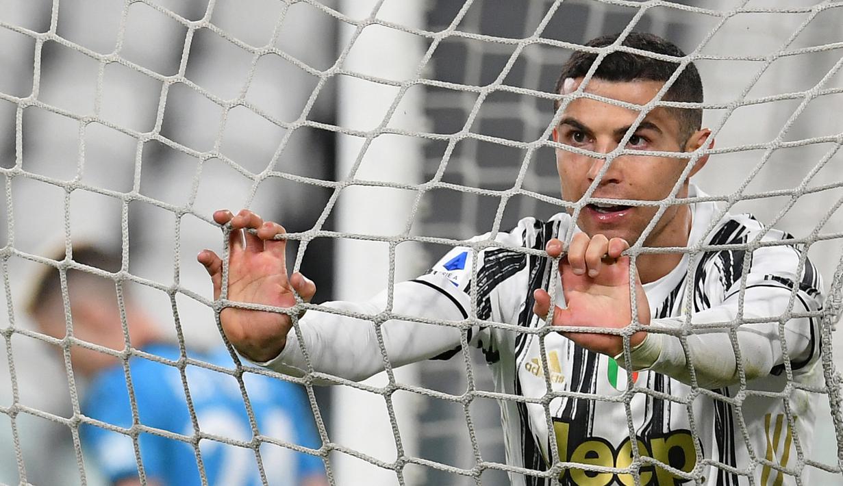 Cristiano Ronaldo. Striker Timnas Portugal ini telah mencetak 57 hattrick dengan rincian: 3 untuk Juventus,  44 untuk Real Madrid, 1 untuk Manchester United dan 9 untuk Timnas Portugal. (AFP/Isabella Bonotto)