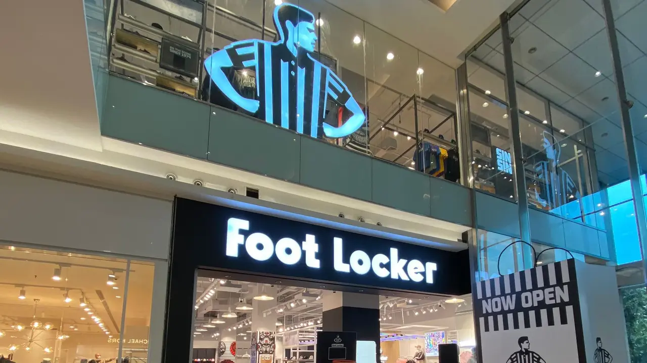 Foot Locker Kota Kasablanka
