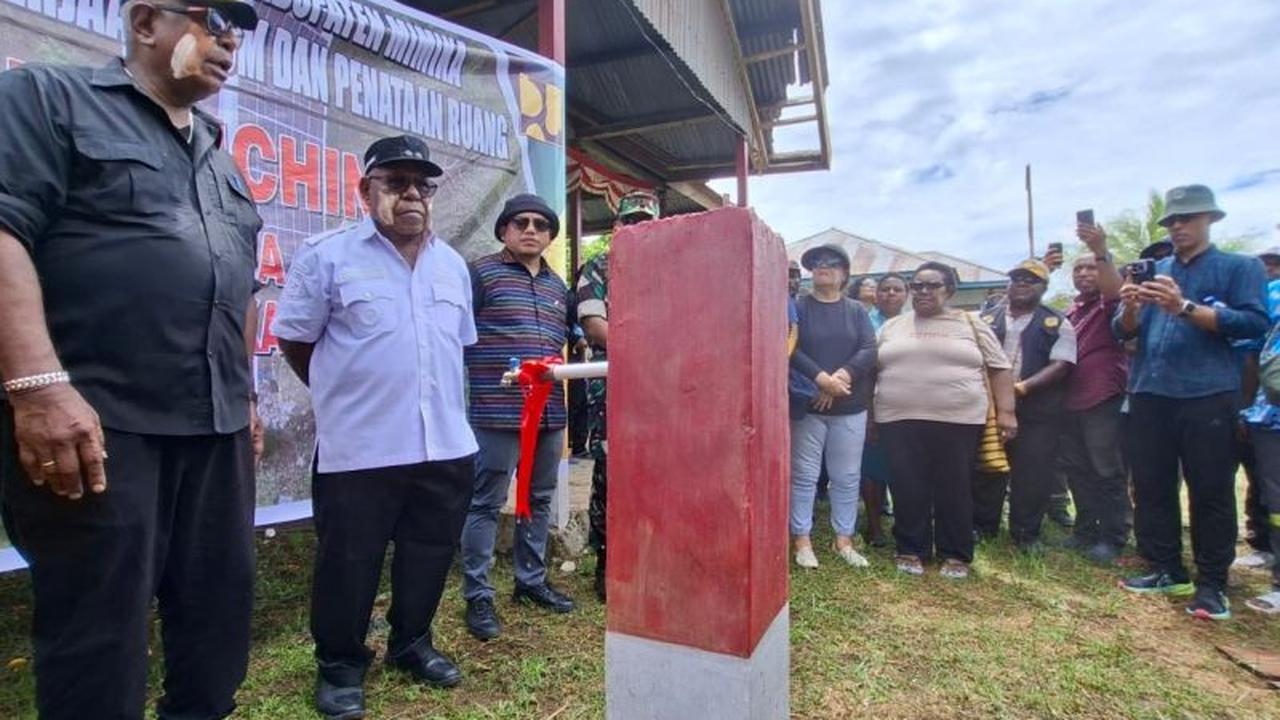 Warga Uta Mimika Kini Nikmati Layanan Air Bersih, Menara 12 Meter Dorong Air ke Rumah Warga