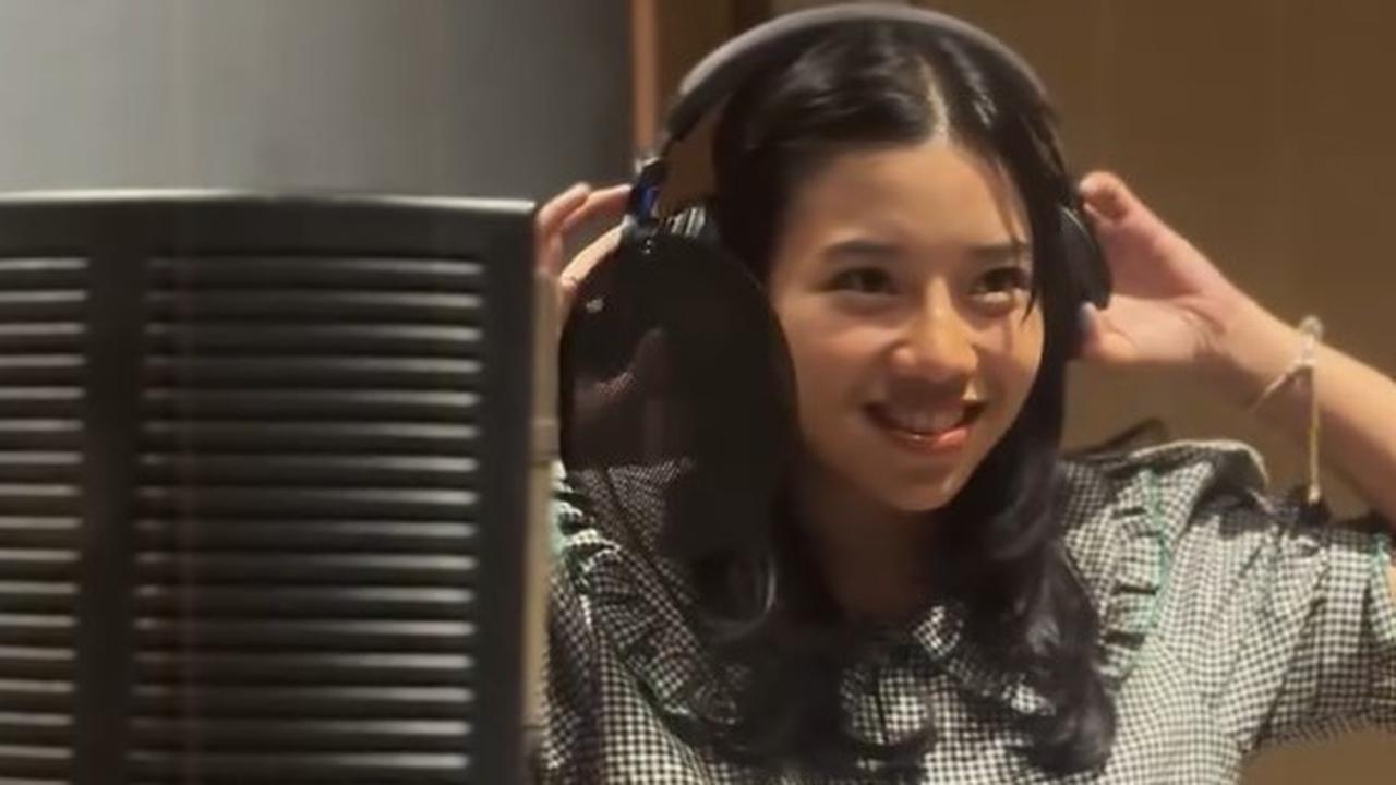 7 Potret Mahalini Bimbing Betrand Peto & Anggis di Studio, Lagu Duet Menggetarkan Hati Siap Rilis